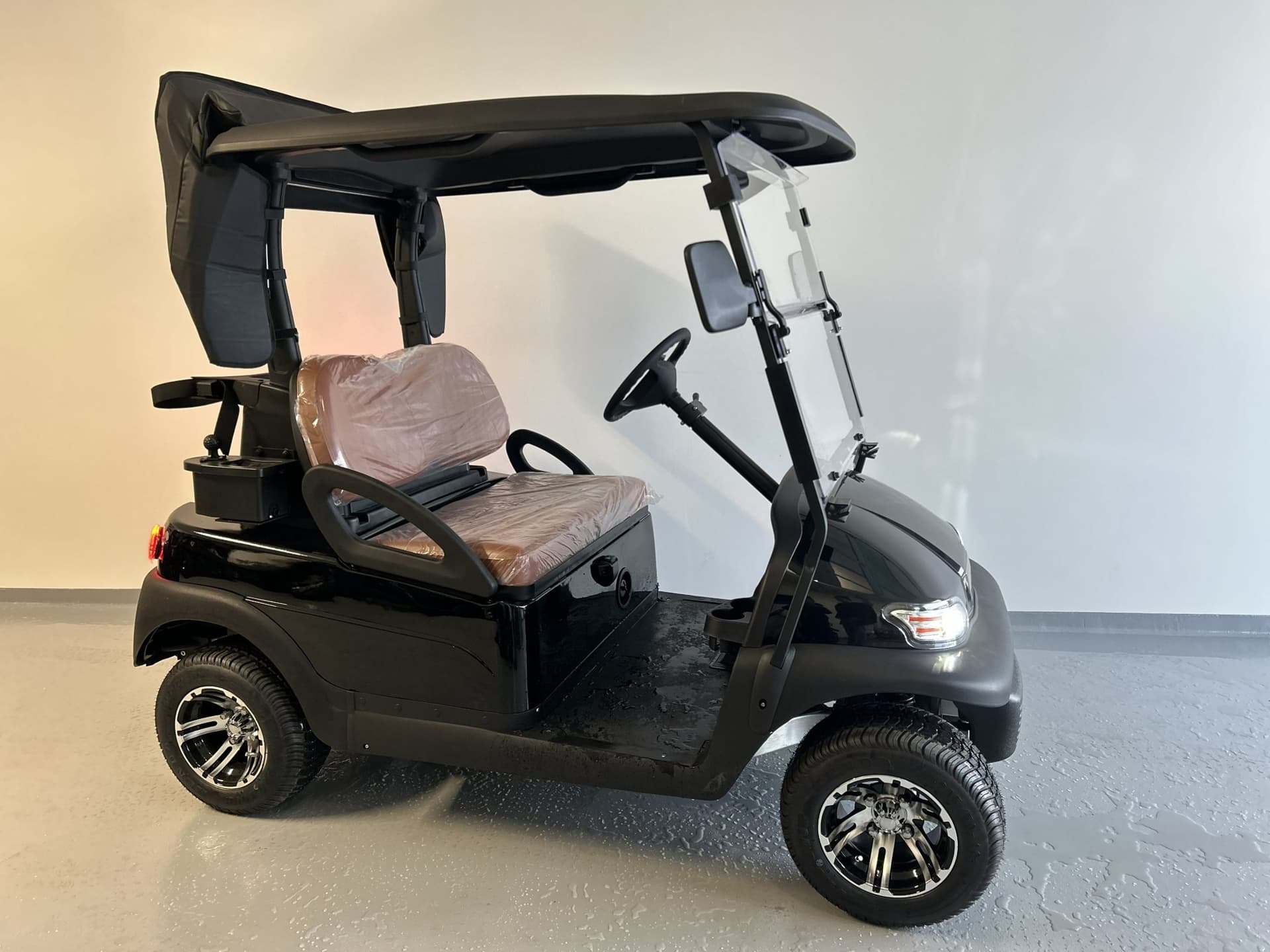 Excar Classic 2 sæta golfbíll - Svartur - svört sæti - bíll 1